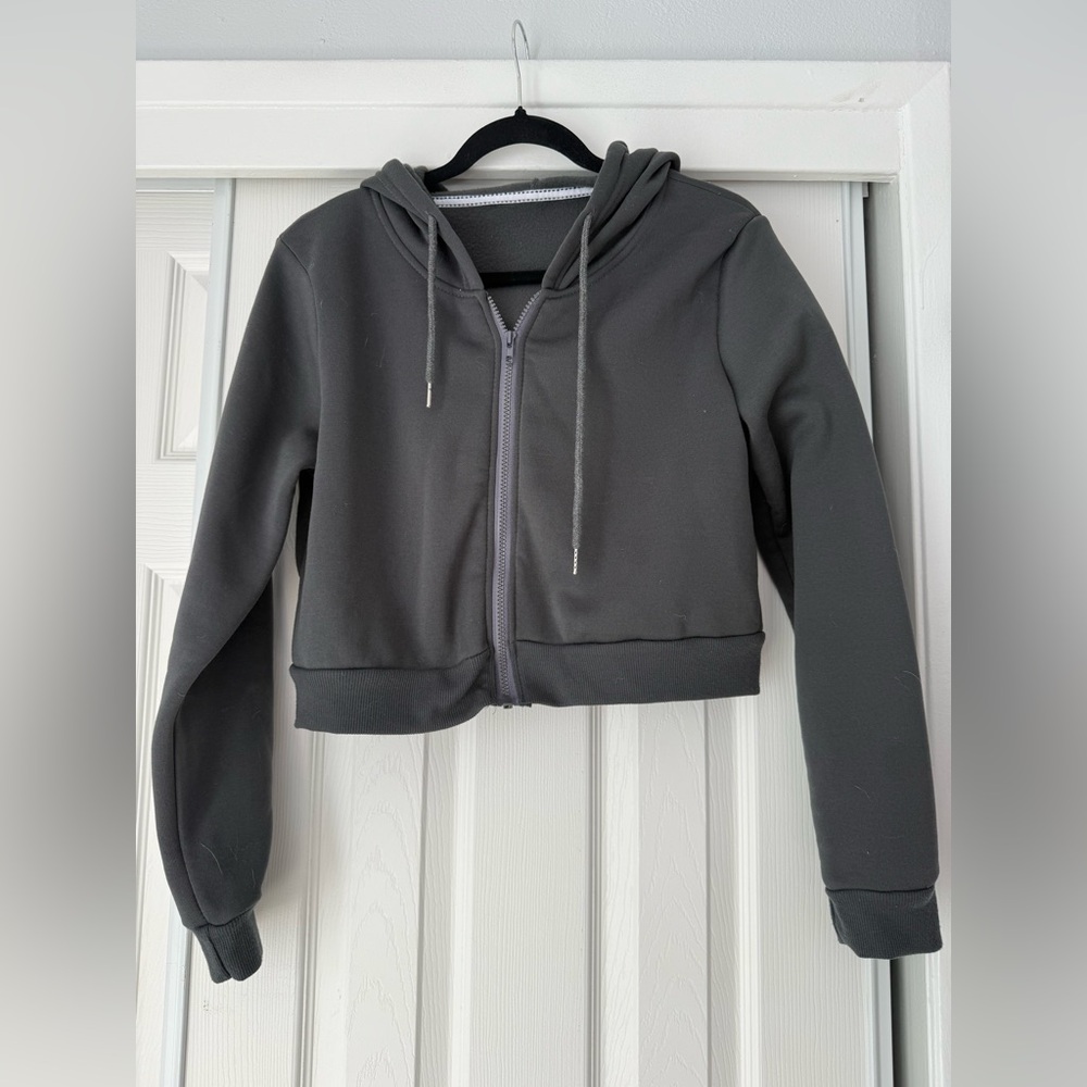 Grey cropped zip up hoodie